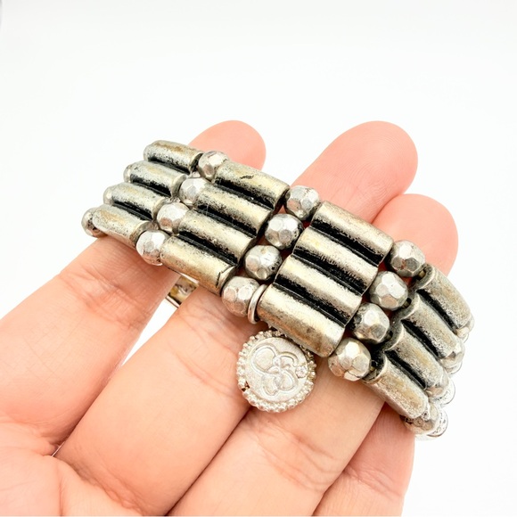 Jessica Simpson Silver Tone Stretch Bracelet Rhinestone Statement - Picture 4 of 8